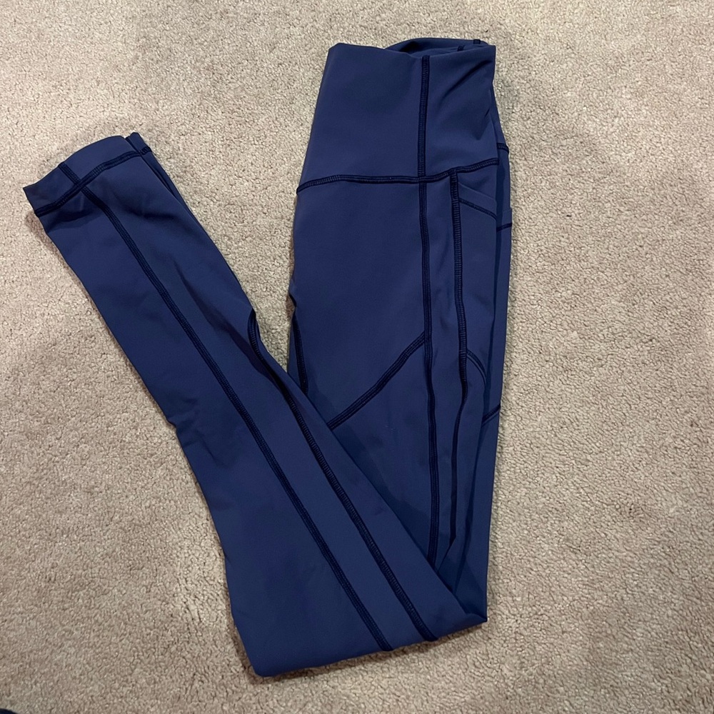 Blue lululemon leggings w/ pockets 28”
